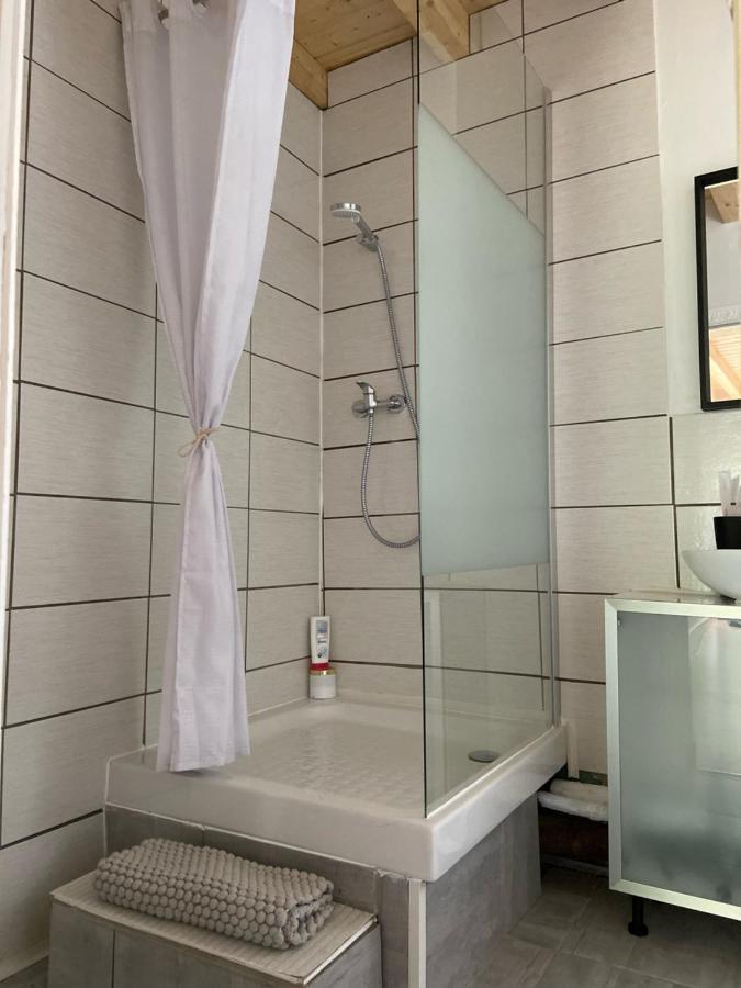 Le Chene: Petit Chalet Cosy Proche De Mulhouse Riedisheim Exterior photo